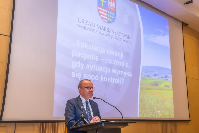 Teoria i warsztaty z radzenia sobie ze stresem i agresywnymi pacjentami dla świętokrzyskich medyków. Konferencja z okazji Światowego Dnia Zdrowia Psychicznego