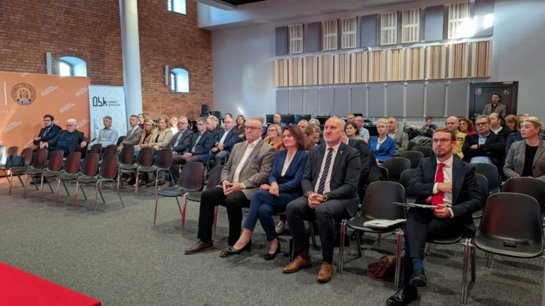 W Ostrowcu o Strategii Rozwoju Województwa 2035+